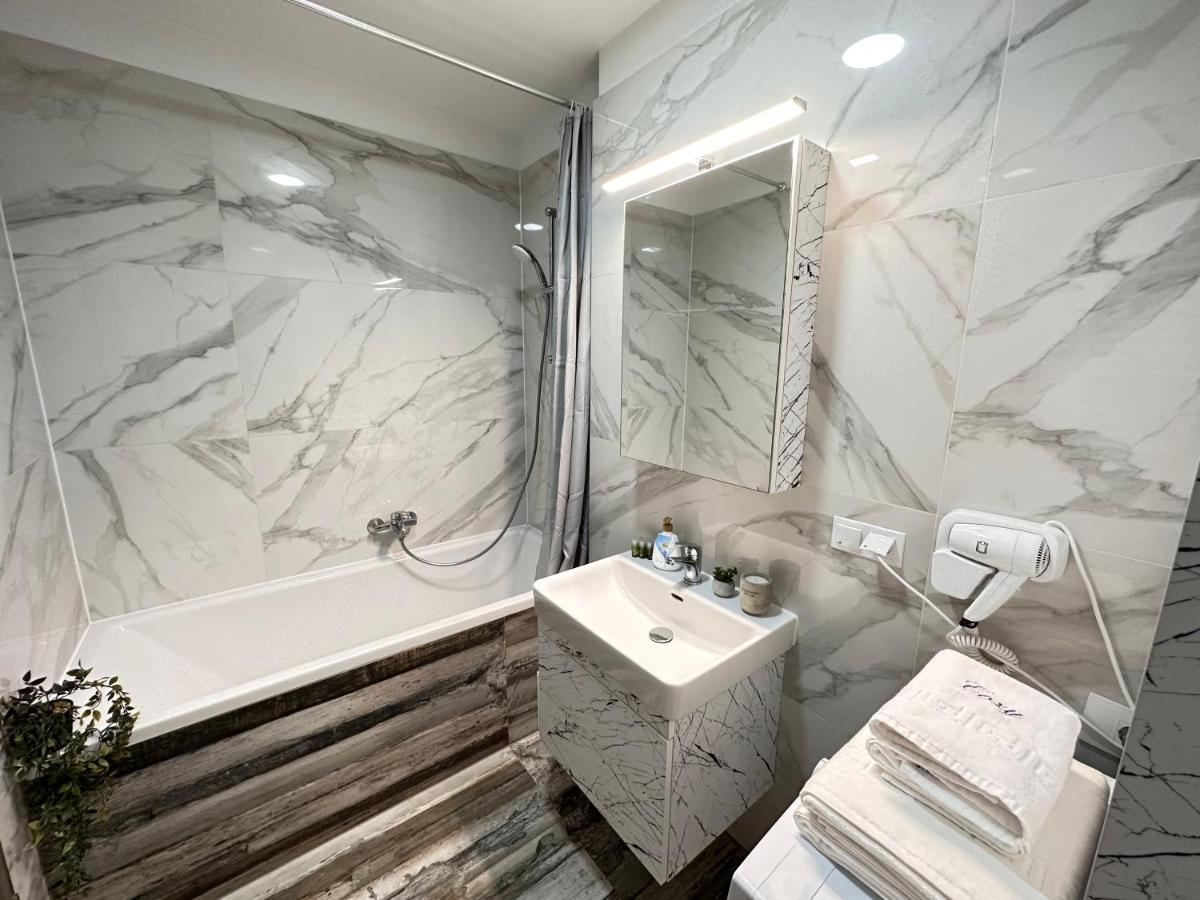 Deluxe Cozy Apartments - Coresi Mall #Braşov Extérieur photo